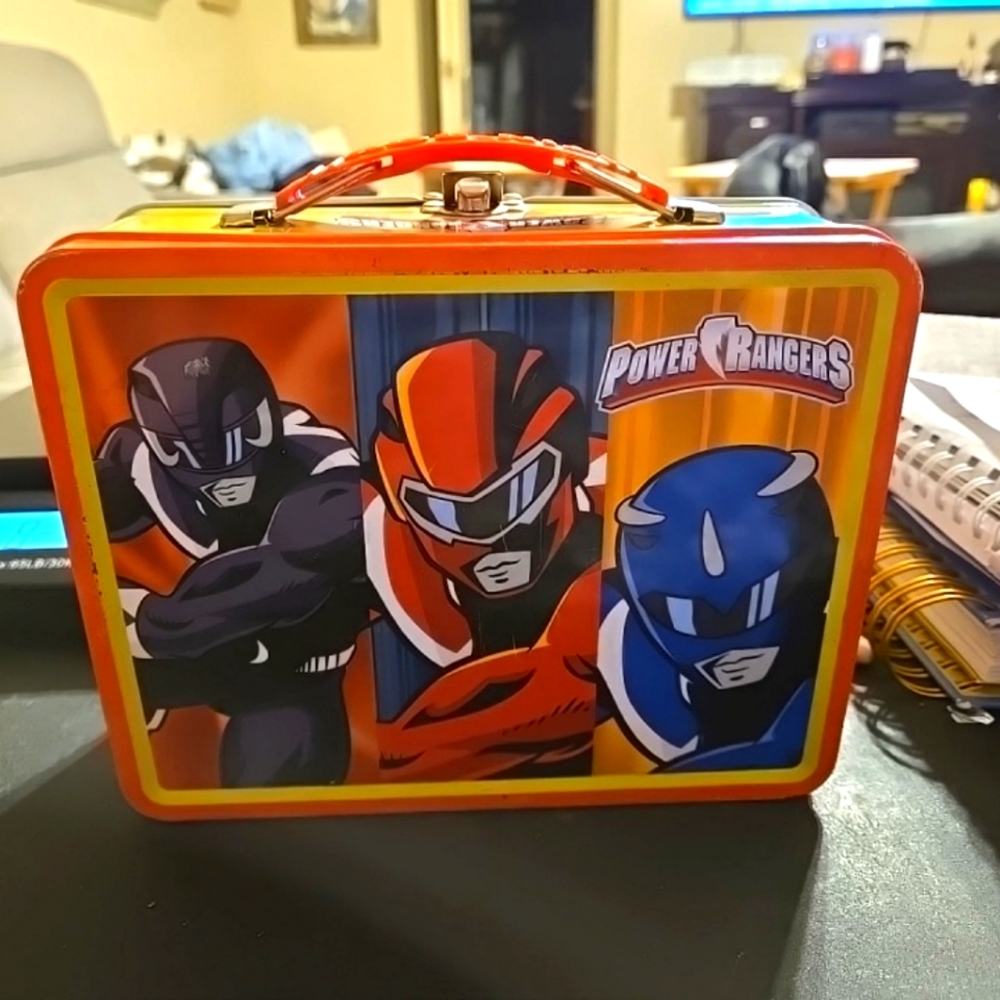 Power Rangers Save The World Lunch Box ''Tin Box''
